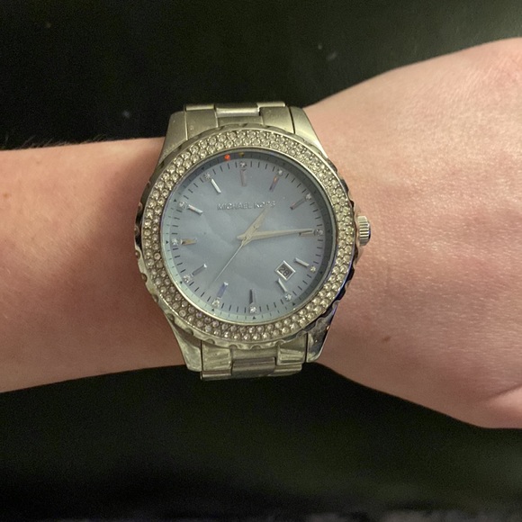 Michael Kors Watch - Picture 4 of 5